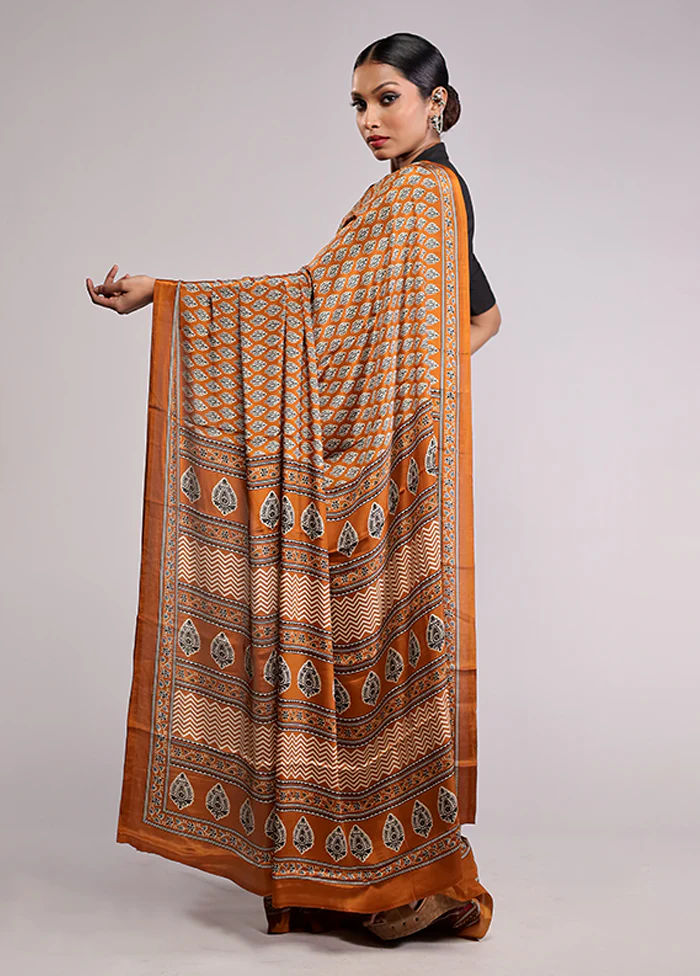 Yellow Chiffon Silk Saree With Blouse Piece - Image 4
