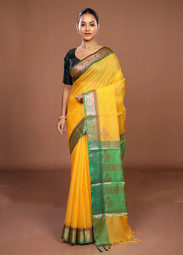 Yellow Cotton Saree With Blouse Piece - Image 2