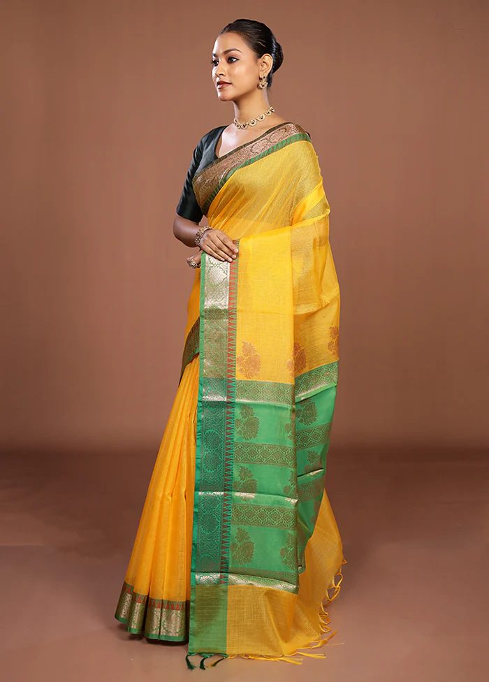 Yellow Cotton Saree With Blouse Piece - Image 4