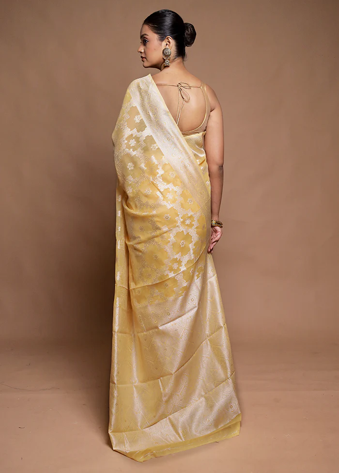 Yellow Cotton Saree With Blouse Piece - Image 3