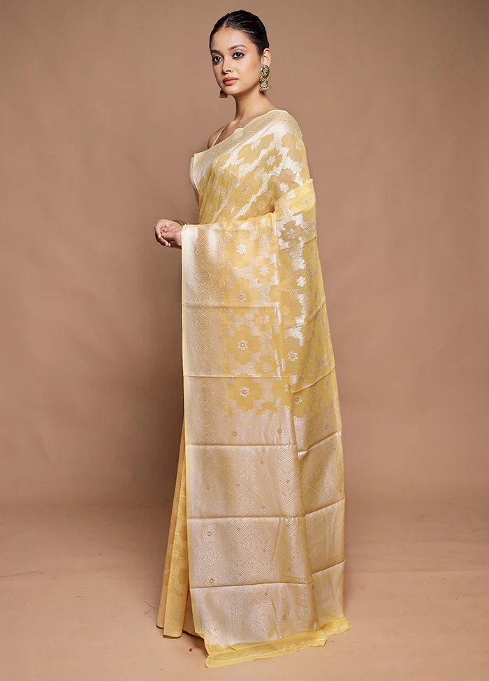 Yellow Cotton Saree With Blouse Piece - Image 4