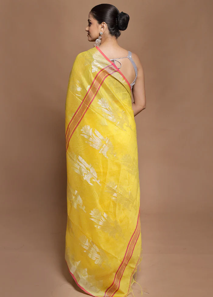 Yellow Cotton Saree With Blouse Piece - Image 3