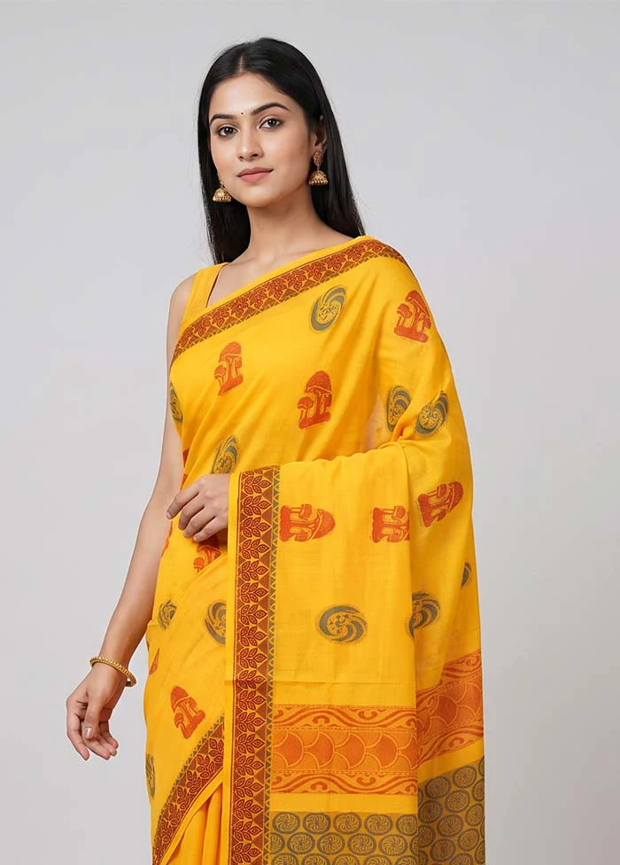 Yellow Cotton Saree With Blouse Piece - Image 2