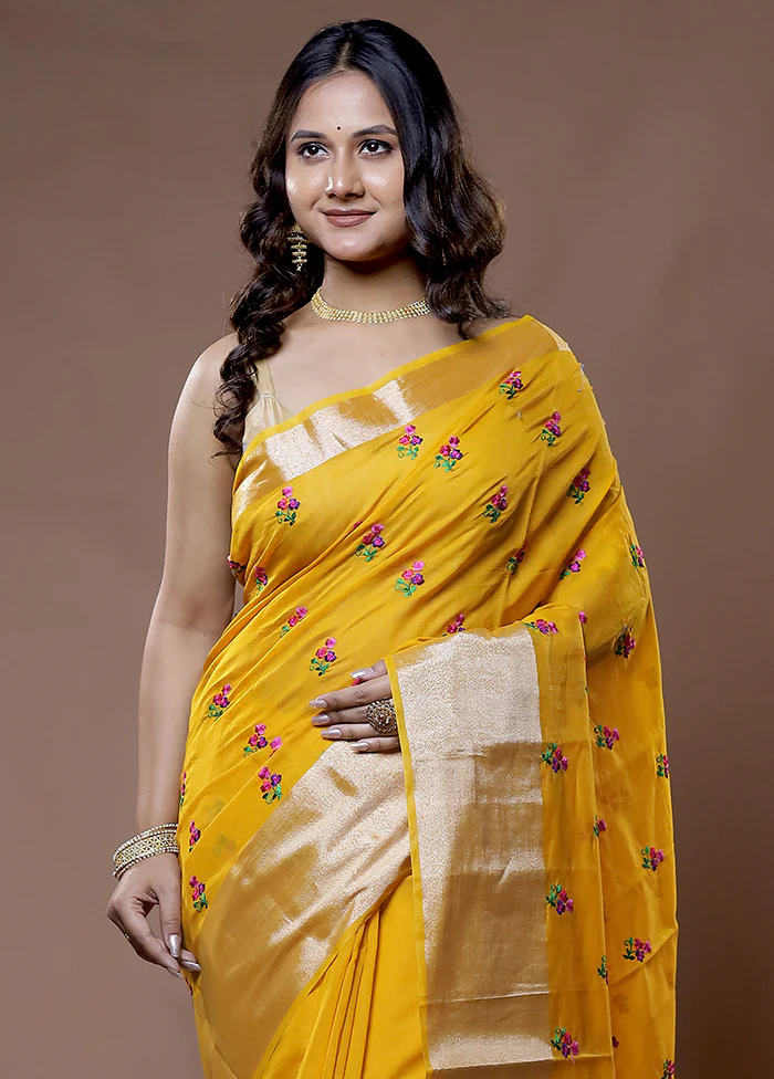 Yellow Cotton Saree With Blouse Piece