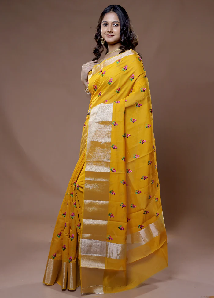 Yellow Cotton Saree With Blouse Piece - Image 5