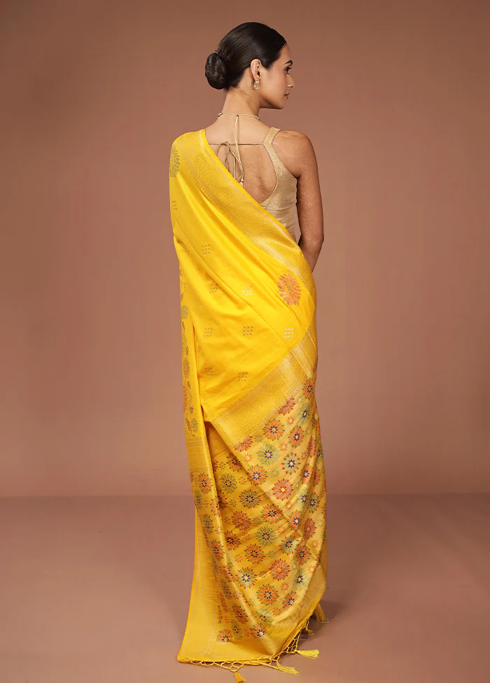 Yellow Dupion Silk Saree With Blouse Piece - Image 3