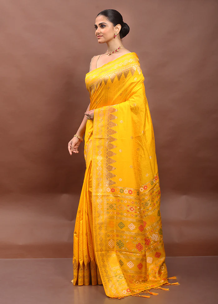 Yellow Dupion Silk Saree With Blouse Piece - Image 4