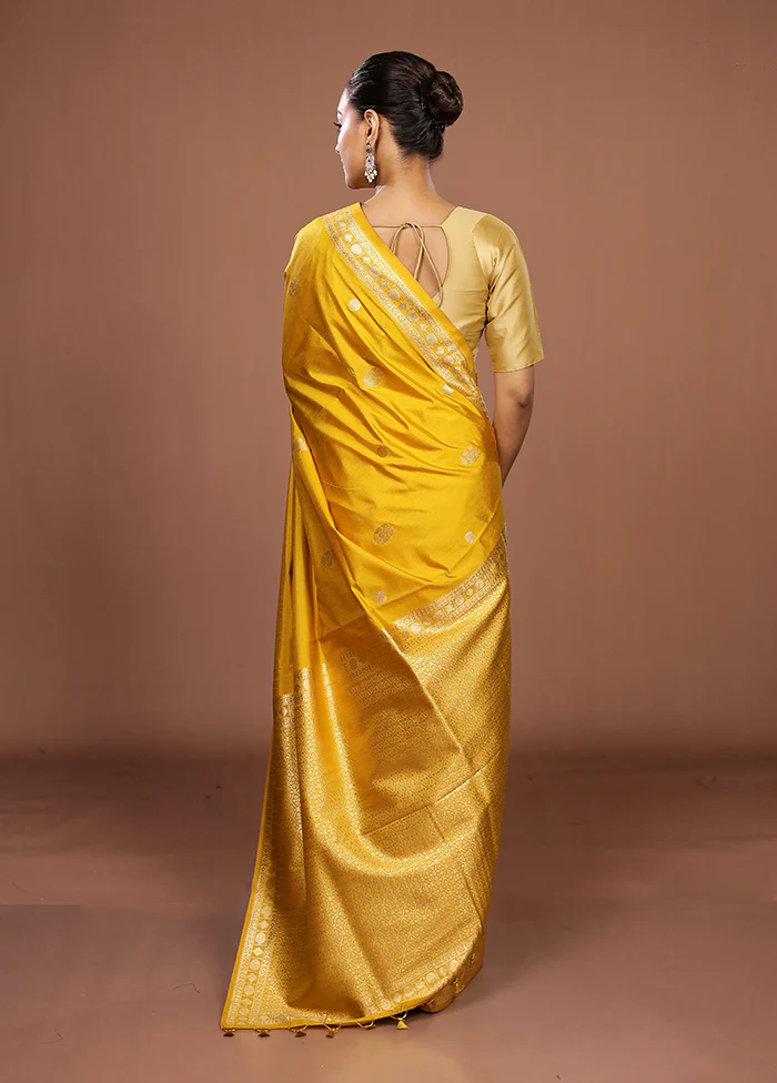 Yellow Dupion Silk Saree With Blouse Piece - Image 3