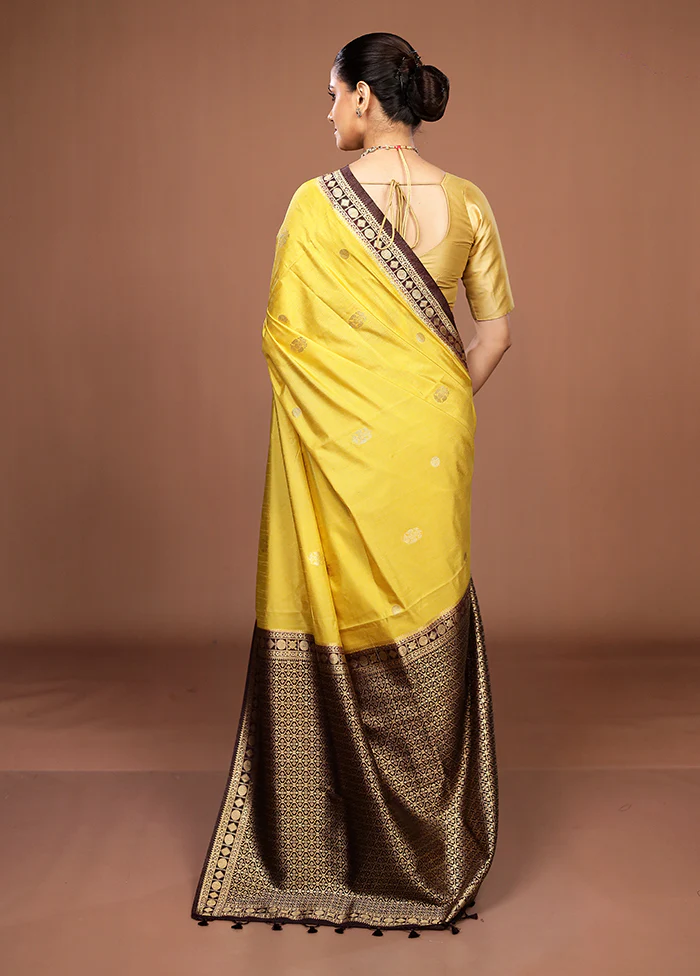 Yellow Dupion Silk Saree With Blouse Piece - Image 3