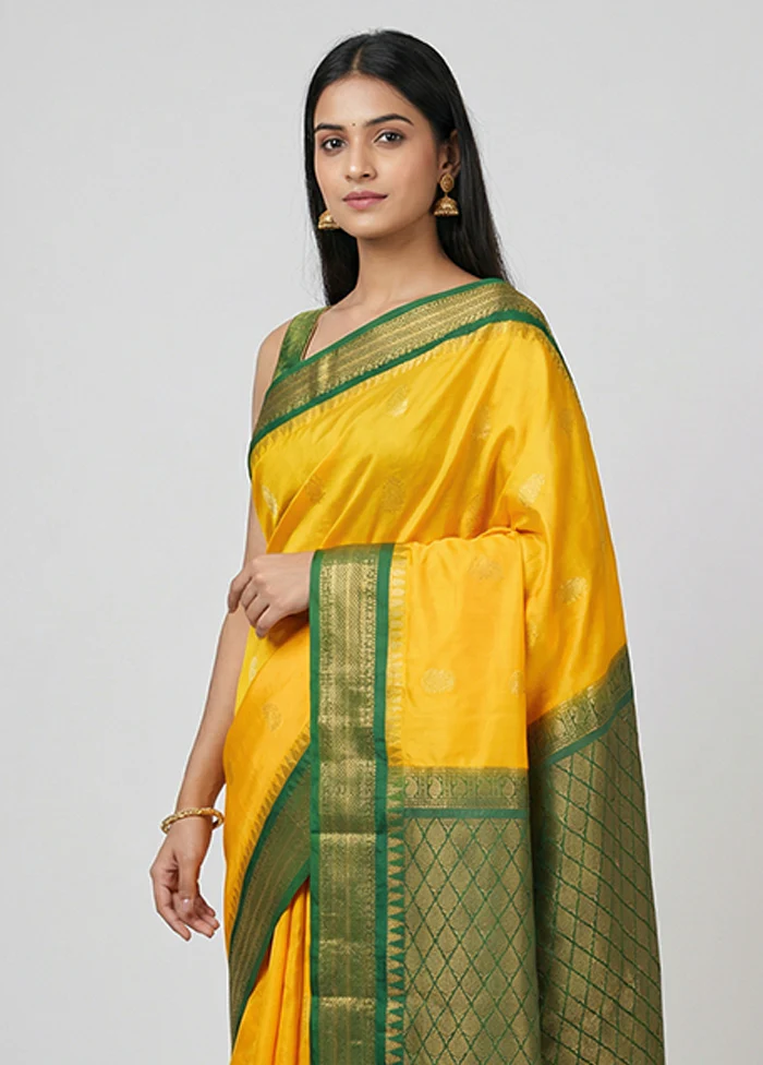 Yellow Gadwal Silk Saree Without Blouse Piece - Image 2