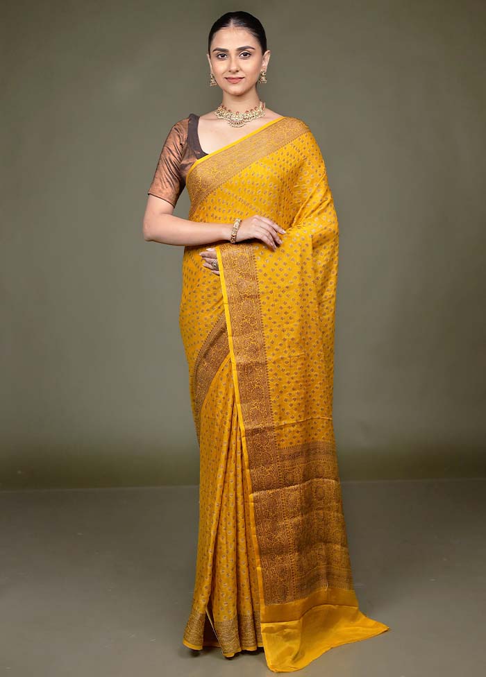 Yellow Georgette Saree With Blouse Piece - Image 2