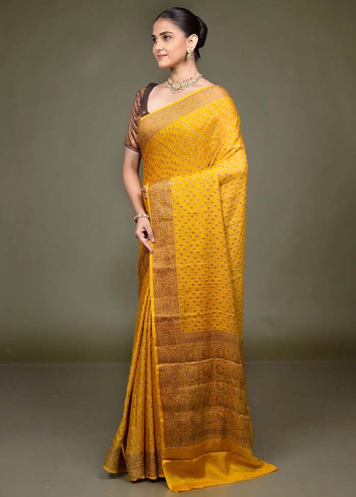 Yellow Georgette Saree With Blouse Piece - Image 4