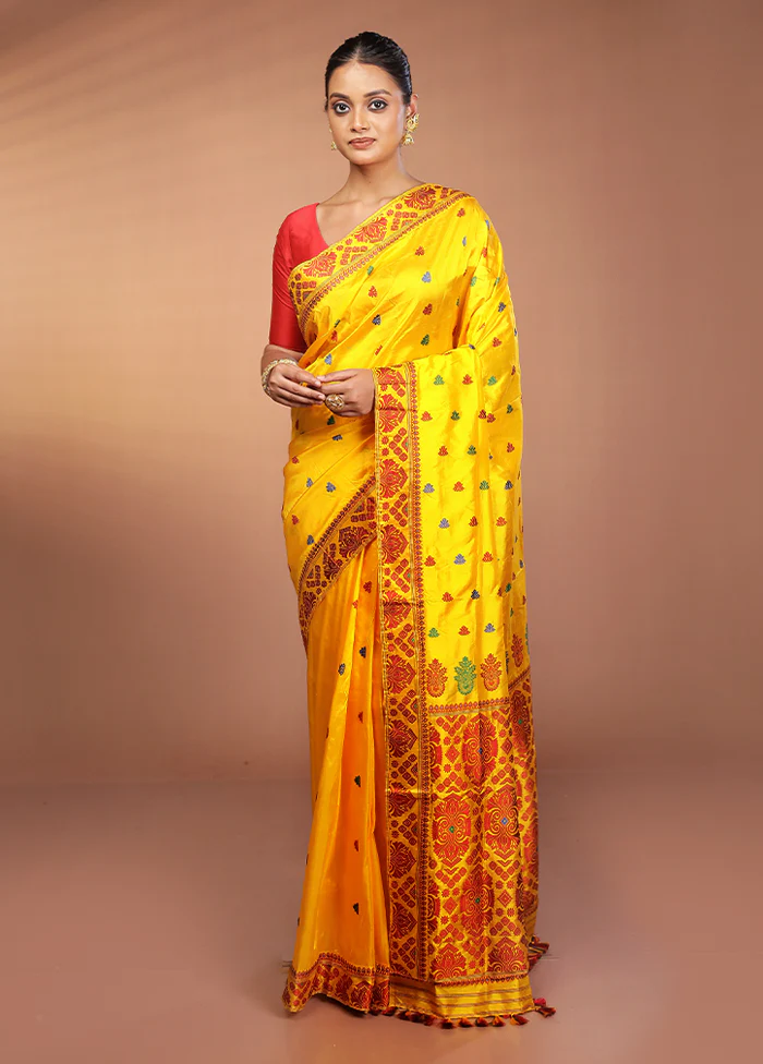 Yellow Handloom Assam Pure Silk Saree With Blouse Piece - Image 2