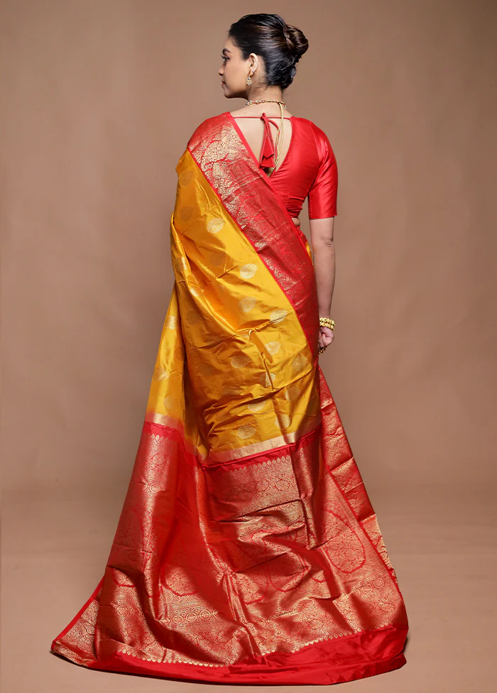 Yellow Handloom Kanchipuram Pure Silk Saree With Blouse Piece - Image 3