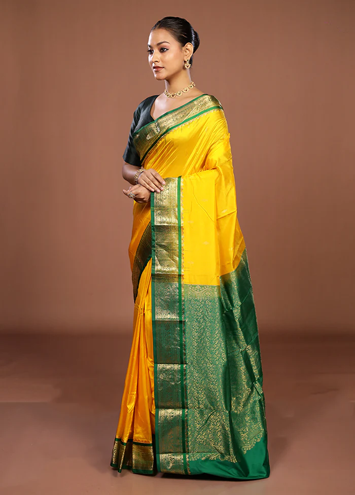 Yellow Handloom Kanjivaram Pure Silk Saree With Blouse Piece - Image 4