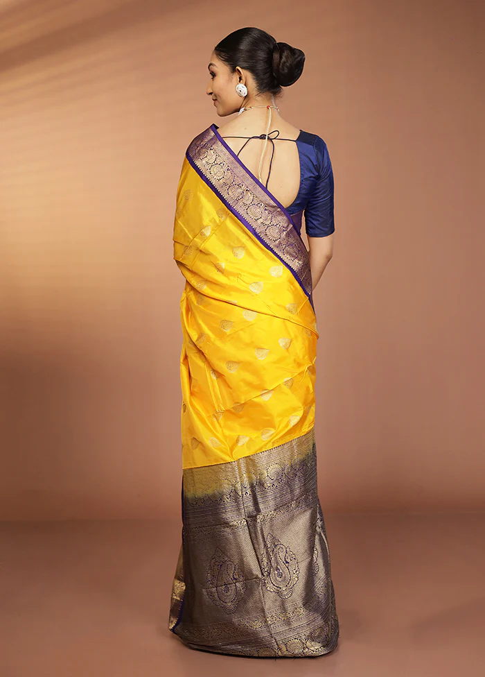 Yellow Handloom Kanjivaram Pure Silk Saree With Blouse Piece - Image 3