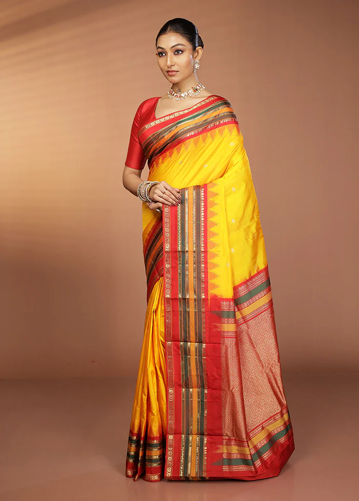 Yellow Handloom Kanjivaram Pure Silk Saree With Blouse Piece - Image 4