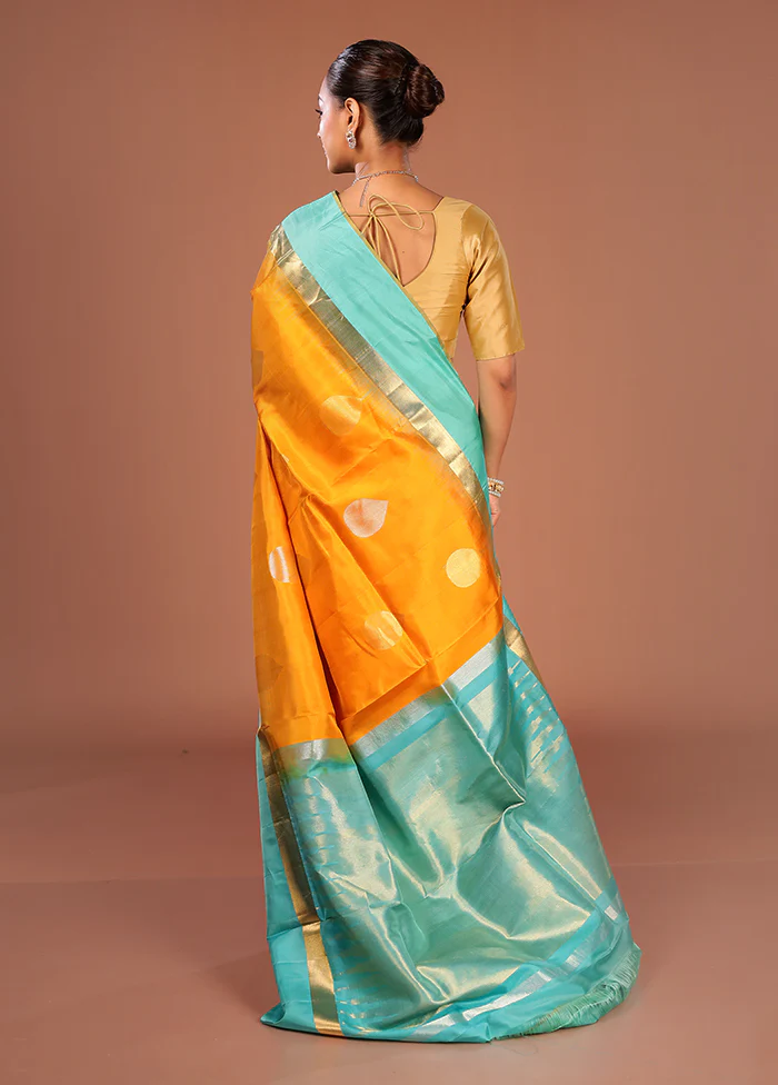 Yellow Handloom Kanjivaram Pure Silk Saree With Blouse Piece - Image 3