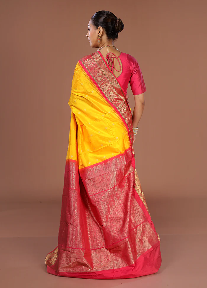 Yellow Handloom Kanjivaram Pure Silk Saree With Blouse Piece - Image 3