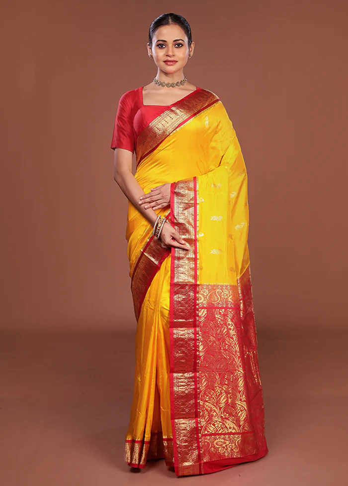 Yellow Handloom Kanjivaram Pure Silk Saree With Blouse Piece - Image 2