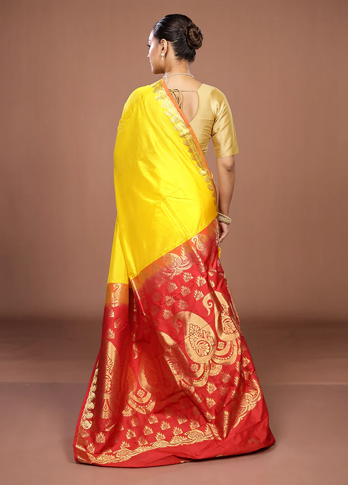 Yellow Handloom Kanjivaram Pure Silk Saree With Blouse Piece - Image 3