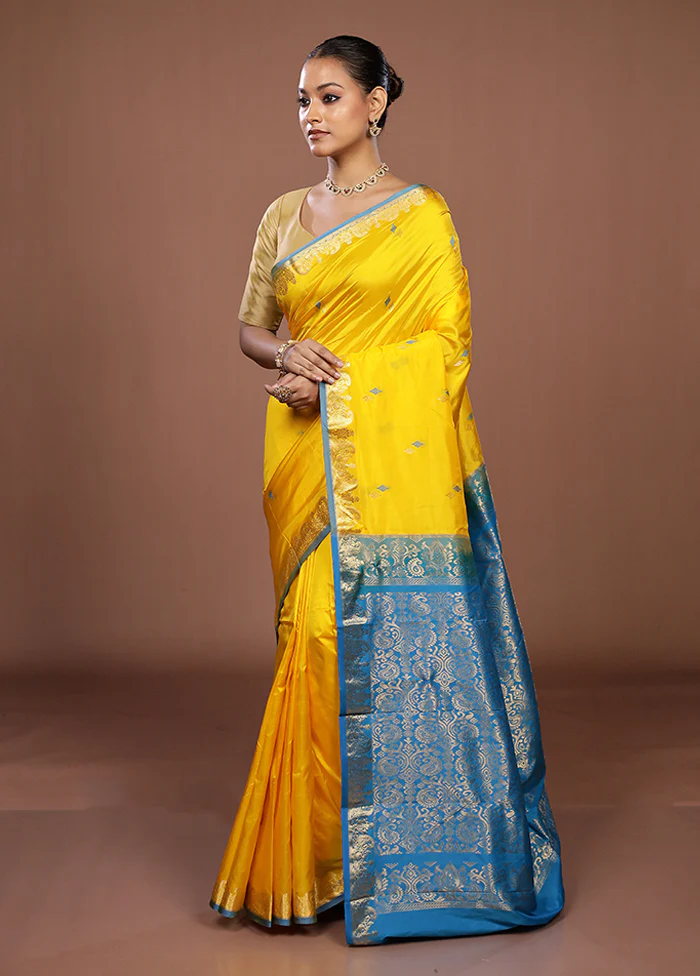 Yellow Handloom Kanjivaram Pure Silk Saree With Blouse Piece - Image 4
