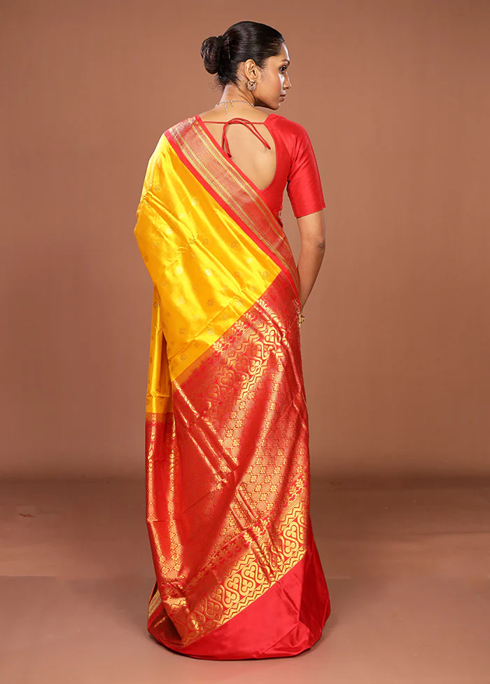 Yellow Handloom Kanjivaram Pure Silk Saree With Blouse Piece - Image 3