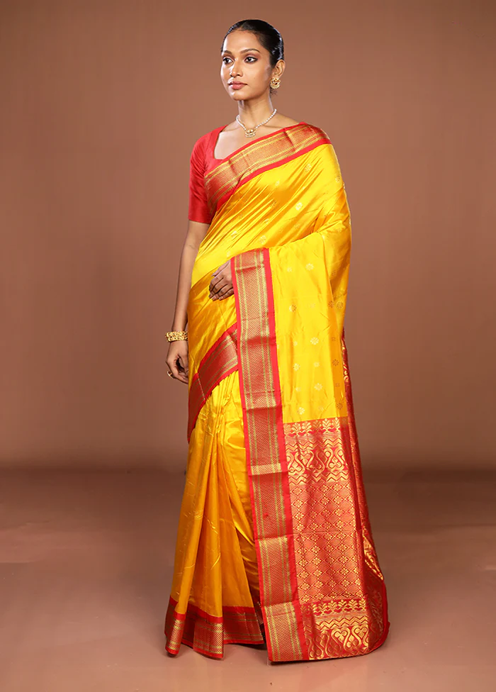 Yellow Handloom Kanjivaram Pure Silk Saree With Blouse Piece - Image 4