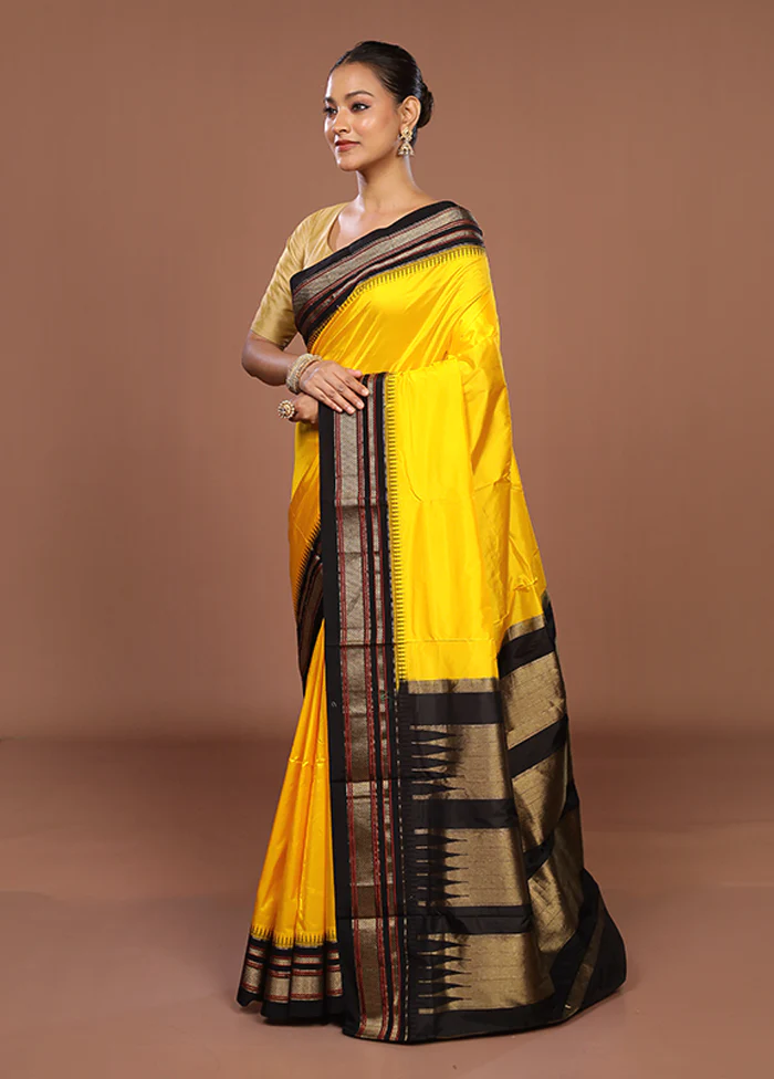 Yellow Handloom Kanjivaram Pure Silk Saree With Blouse Piece - Image 4