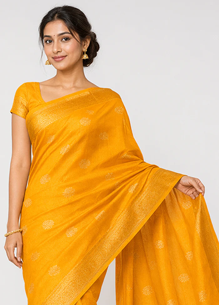 Yellow Handloom Kanjivaram Pure Silk Saree With Blouse Piece - Image 2