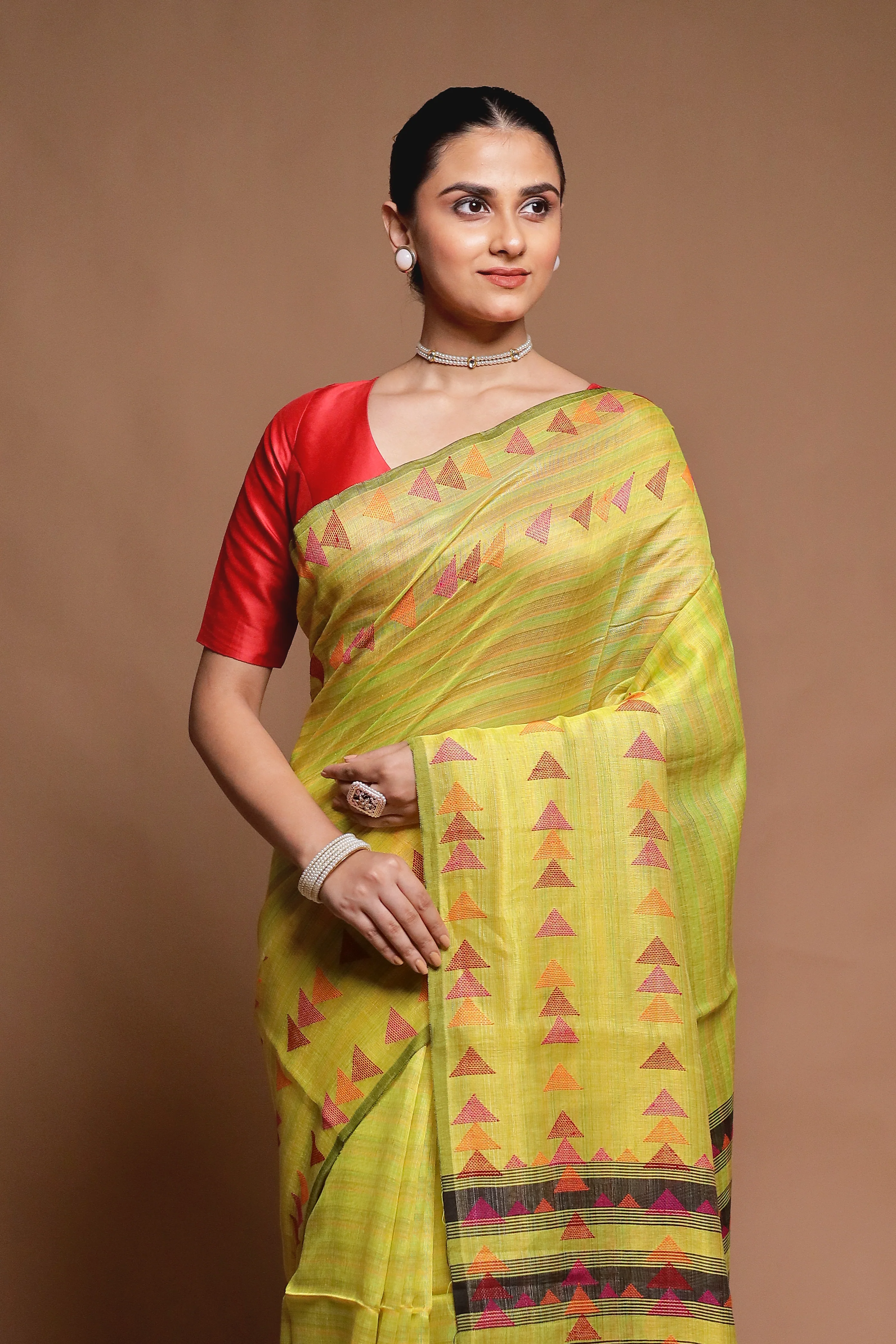 Green Handloom Matka Pure Silk Saree With Blouse Piece - Image 2