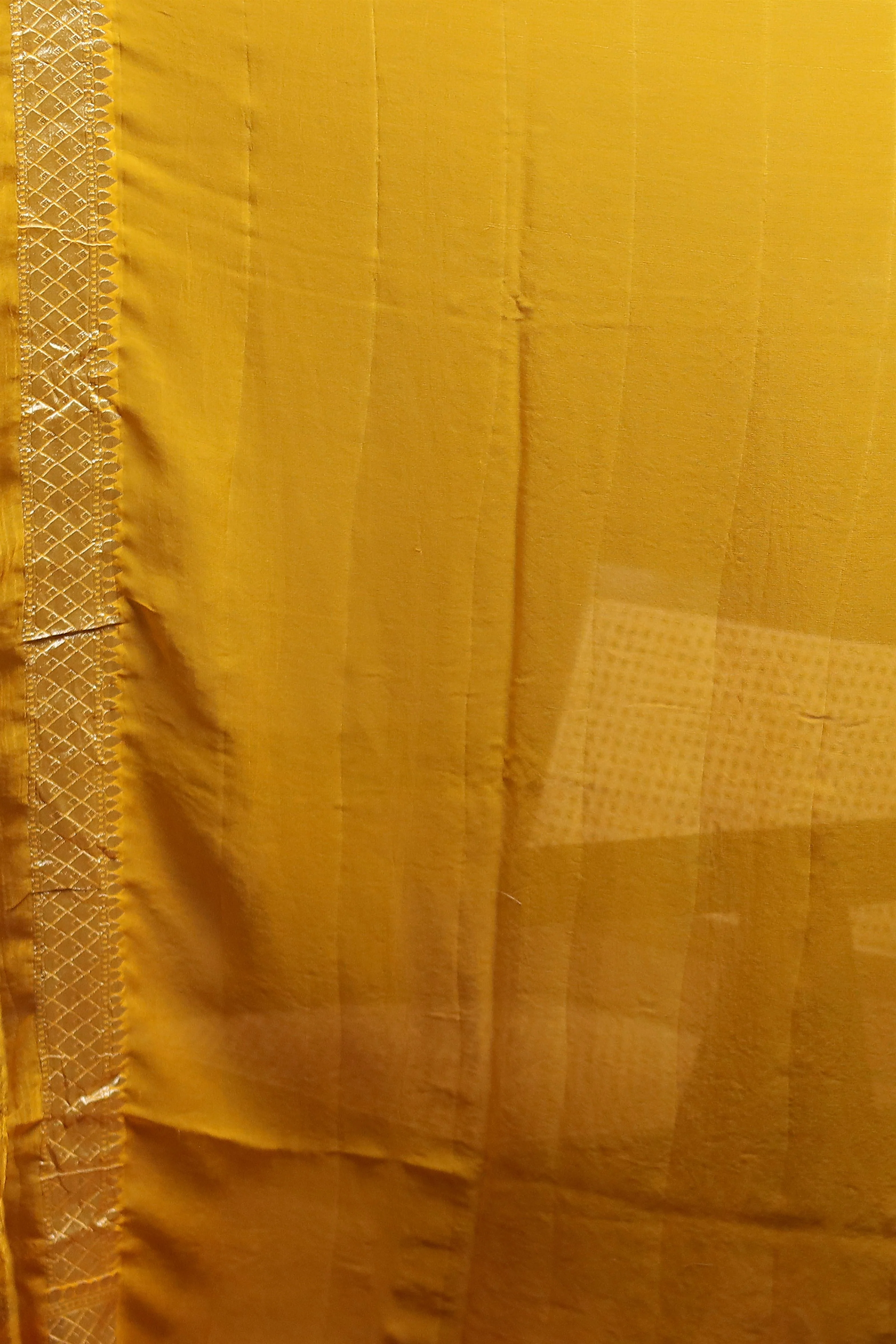 Yellow Handloom Pure Georgette Saree With Blouse Piece - Image 6