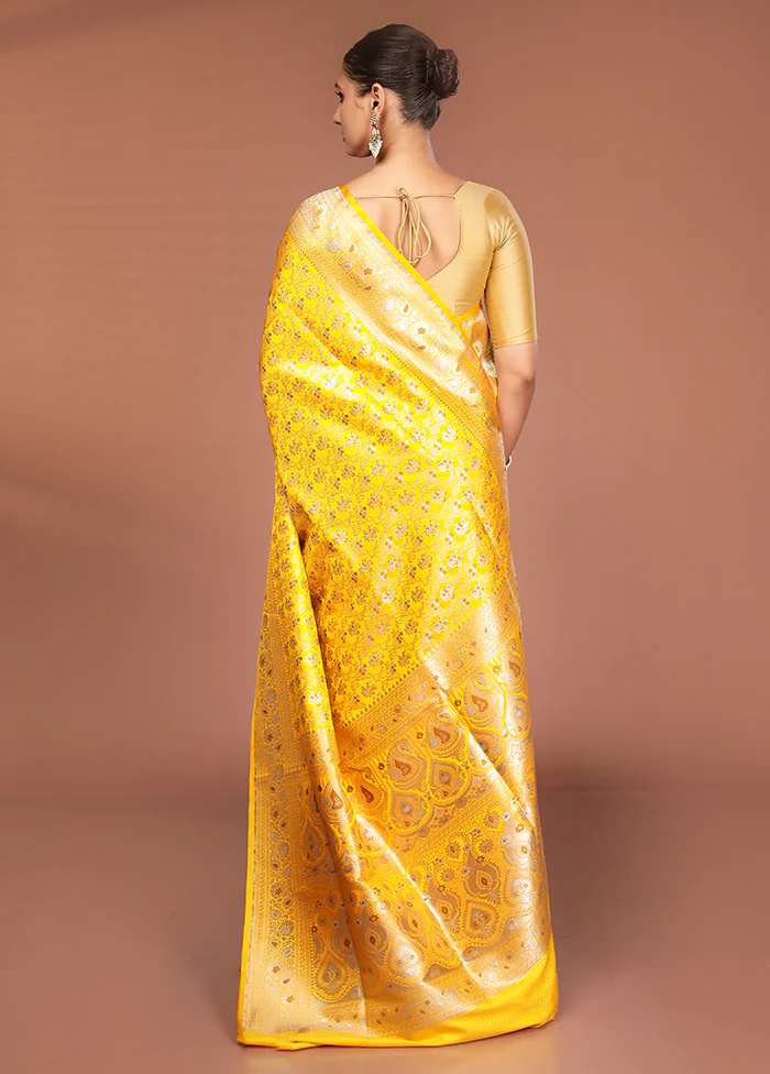 Yellow Handloom Tanchoi Pure Silk Saree With Blouse Piece - Image 3