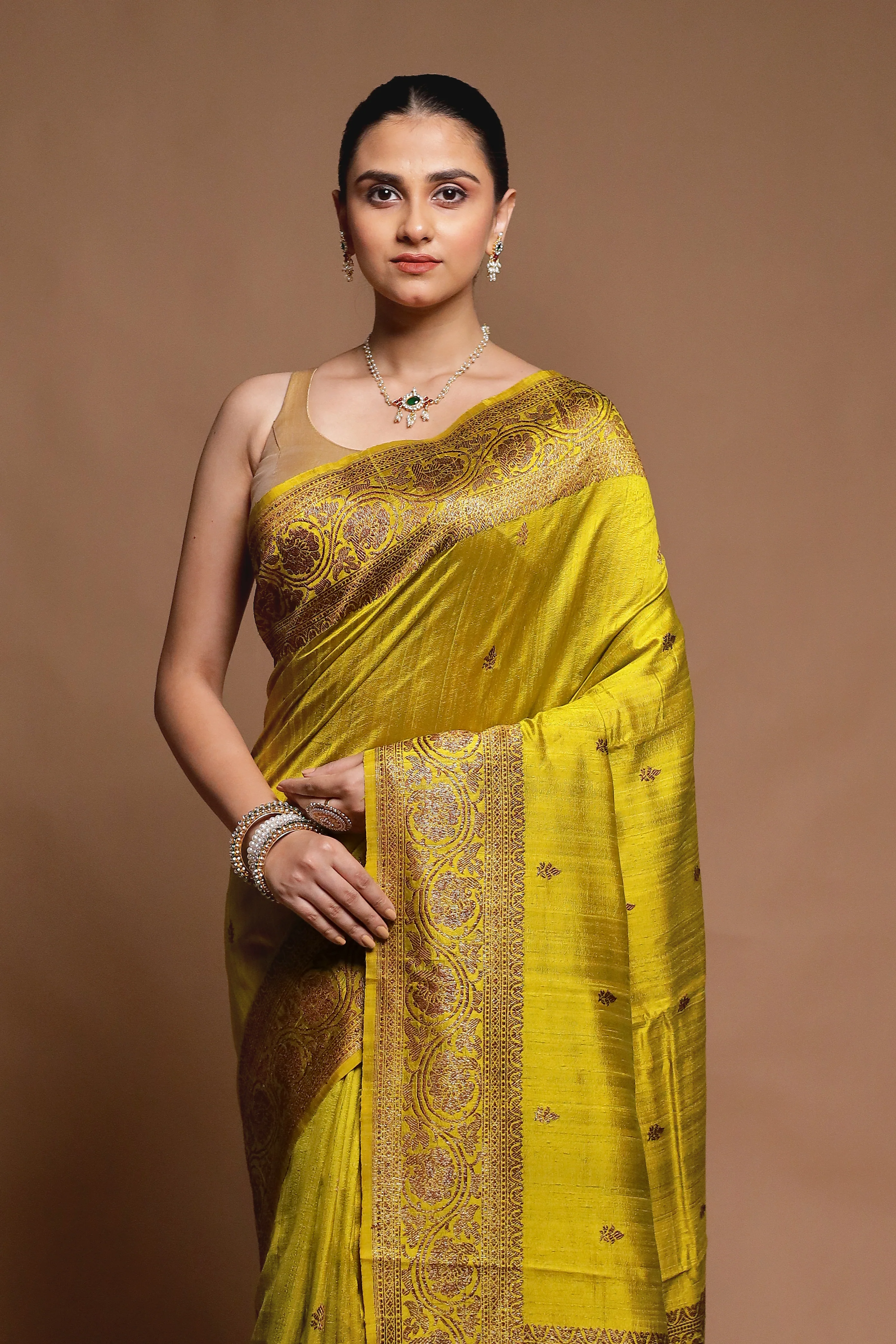Yellow Handloom Tussar Pure Silk Saree With Blouse Piece - Image 2