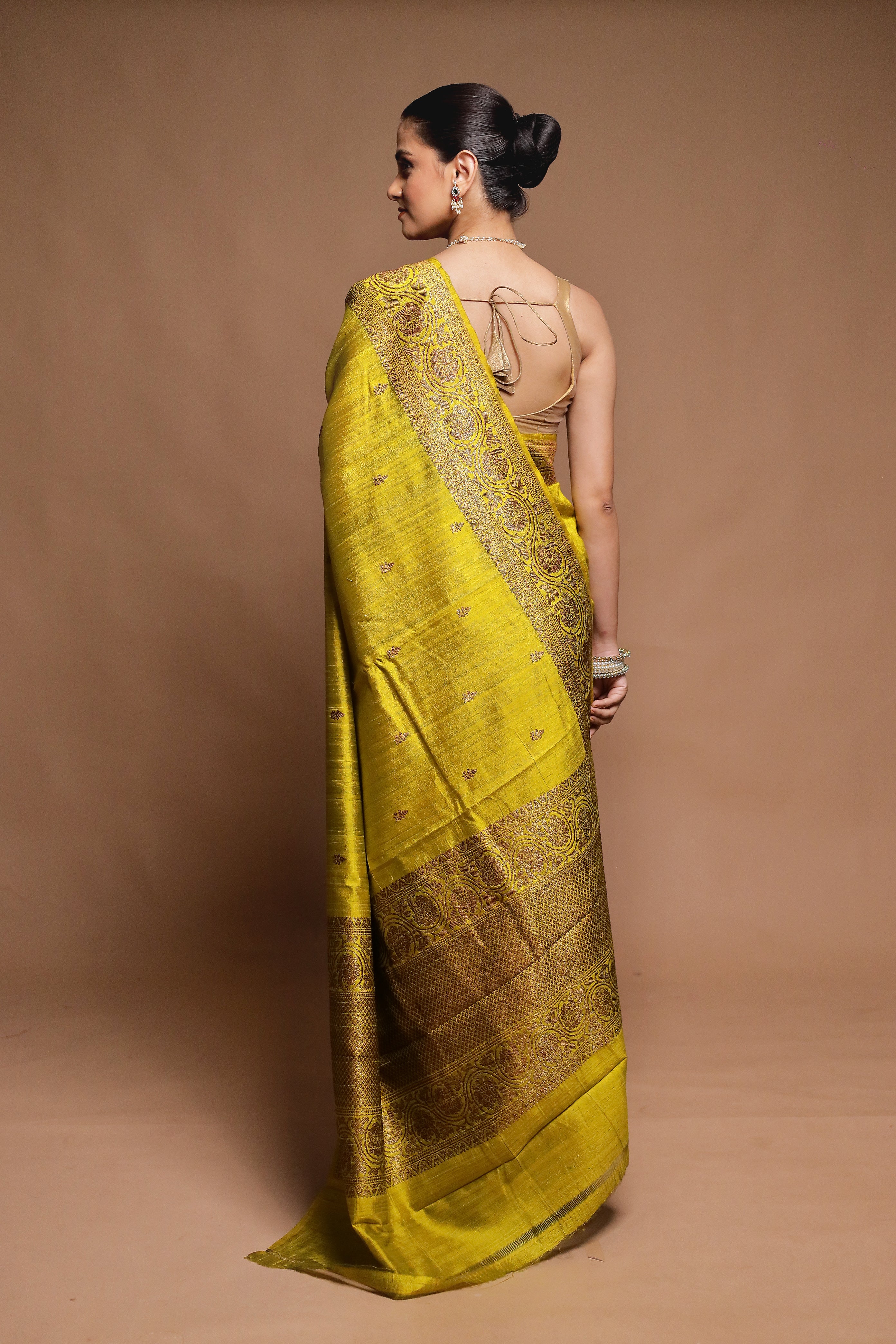 Yellow Handloom Tussar Pure Silk Saree With Blouse Piece - Image 3