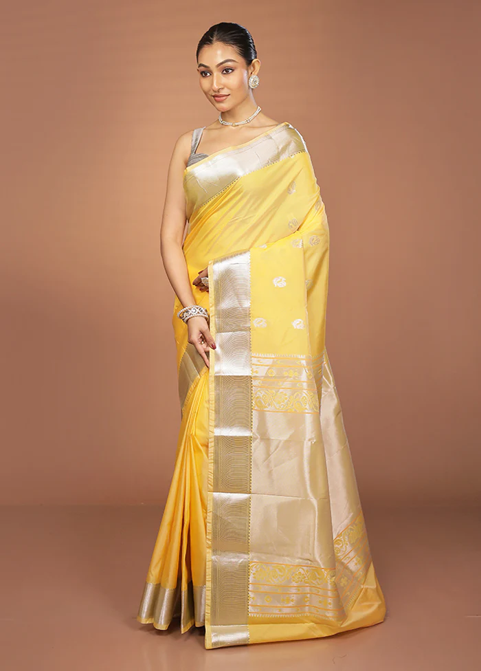 Yellow Kanjivaram Silk Saree With Blouse Piece - Image 4
