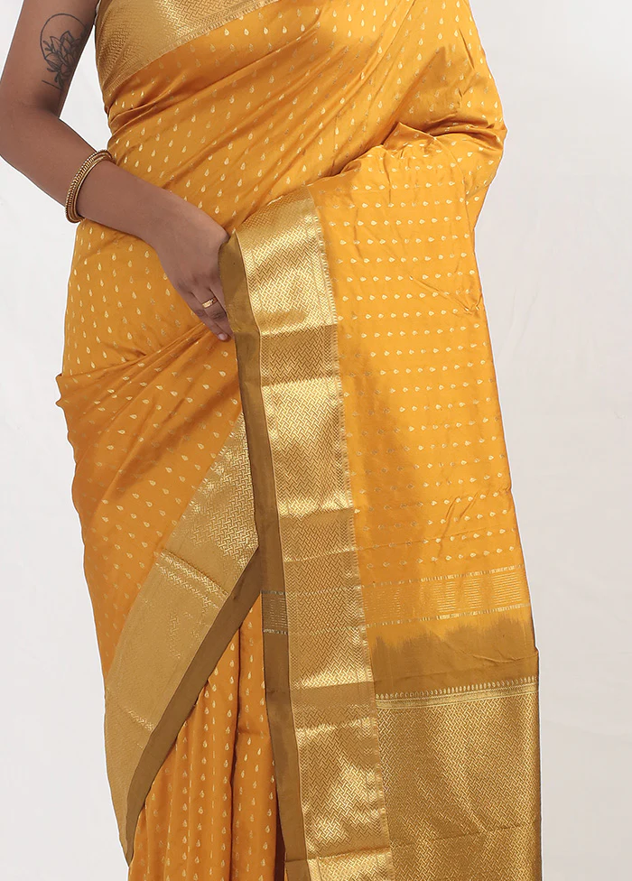 Yellow Kanjivaram Silk Saree With Blouse Piece - Image 3