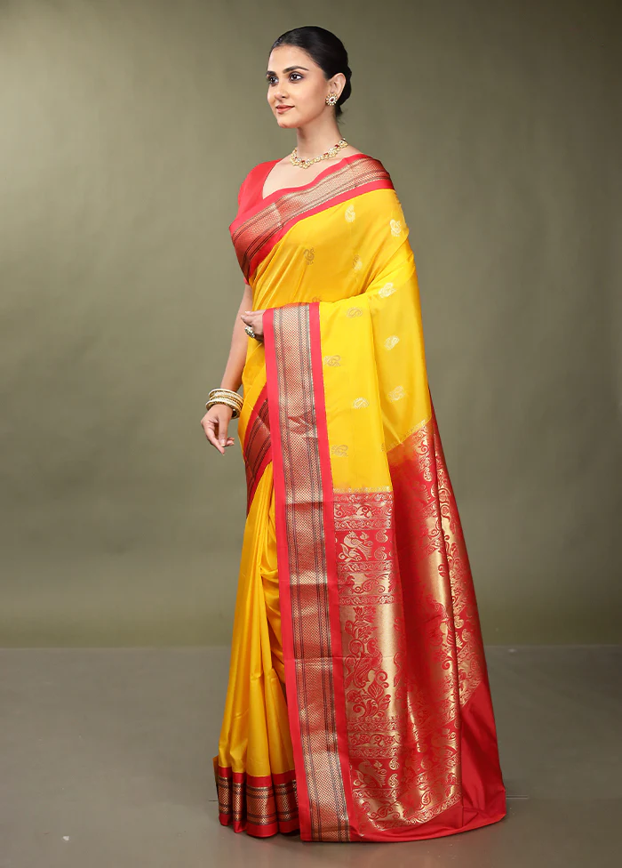 Yellow Kanjivaram Silk Saree With Blouse Piece - Image 4