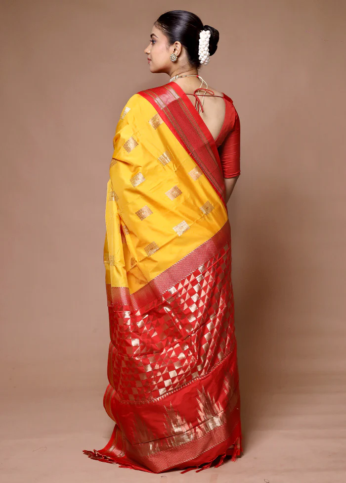 Yellow Kanjivaram Silk Saree With Blouse Piece - Image 3