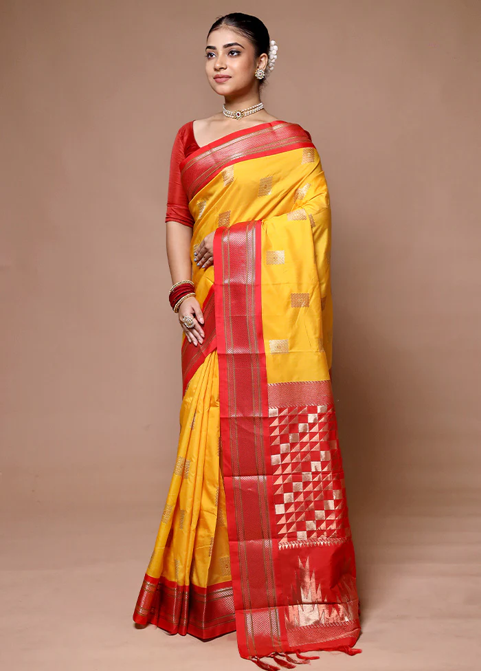 Yellow Kanjivaram Silk Saree With Blouse Piece - Image 4