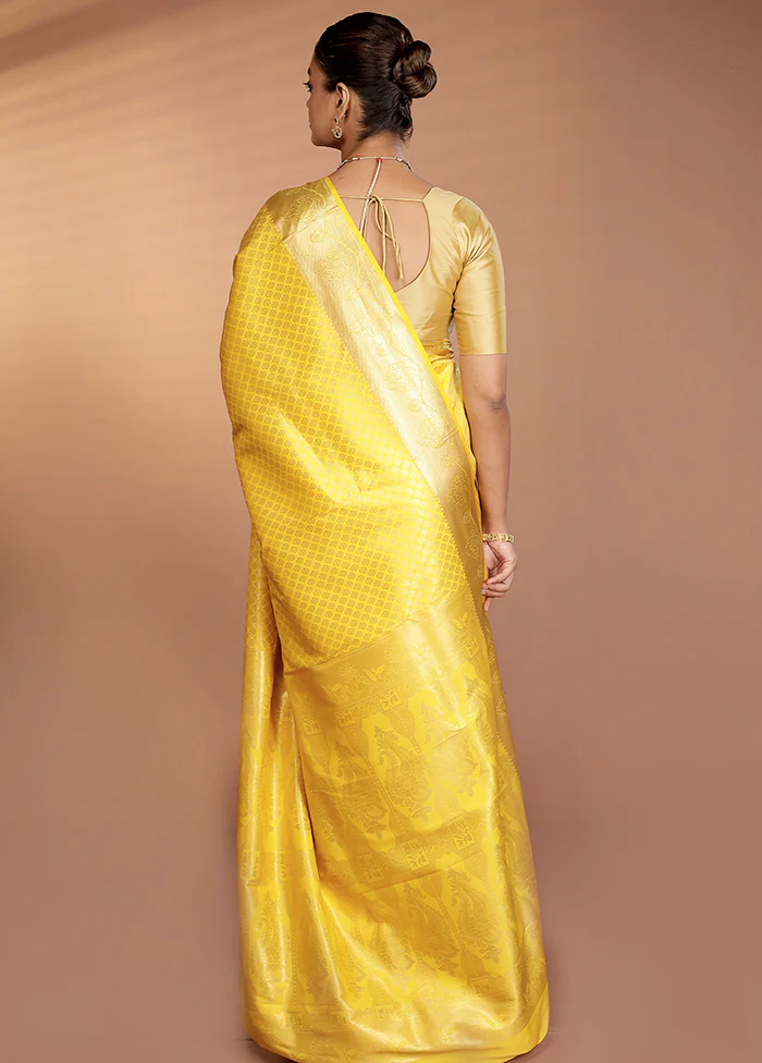 Yellow Kanjivaram Silk Saree With Blouse Piece - Image 3