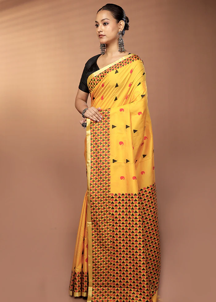 Yellow Kanjivaram Silk Saree With Blouse Piece - Image 4
