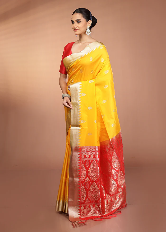Yellow Kanjivaram Silk Saree With Blouse Piece - Image 4