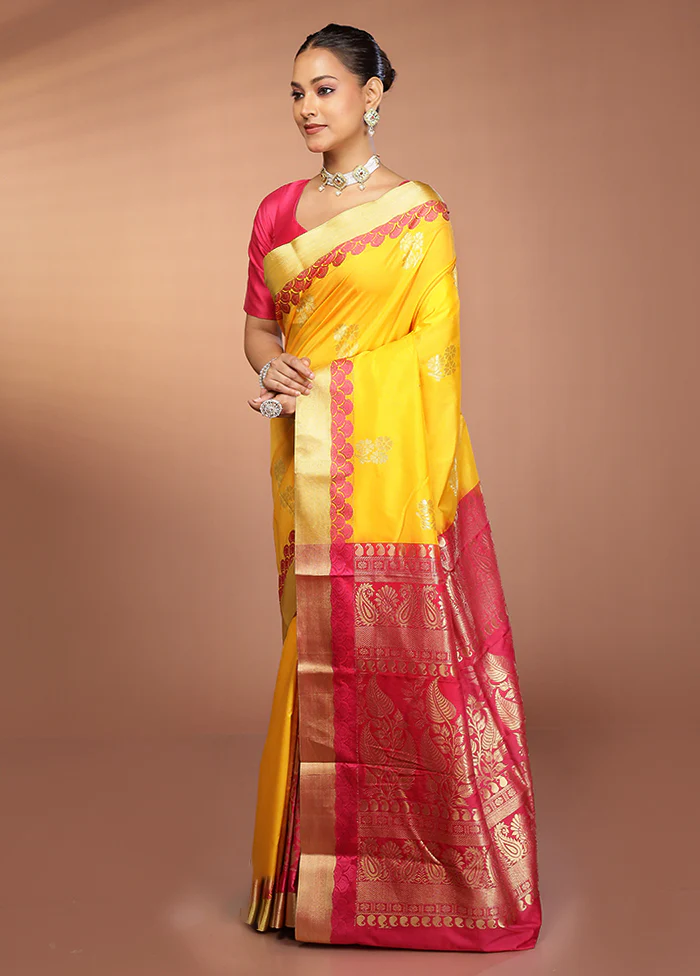 Yellow Kanjivaram Silk Saree With Blouse Piece - Image 4