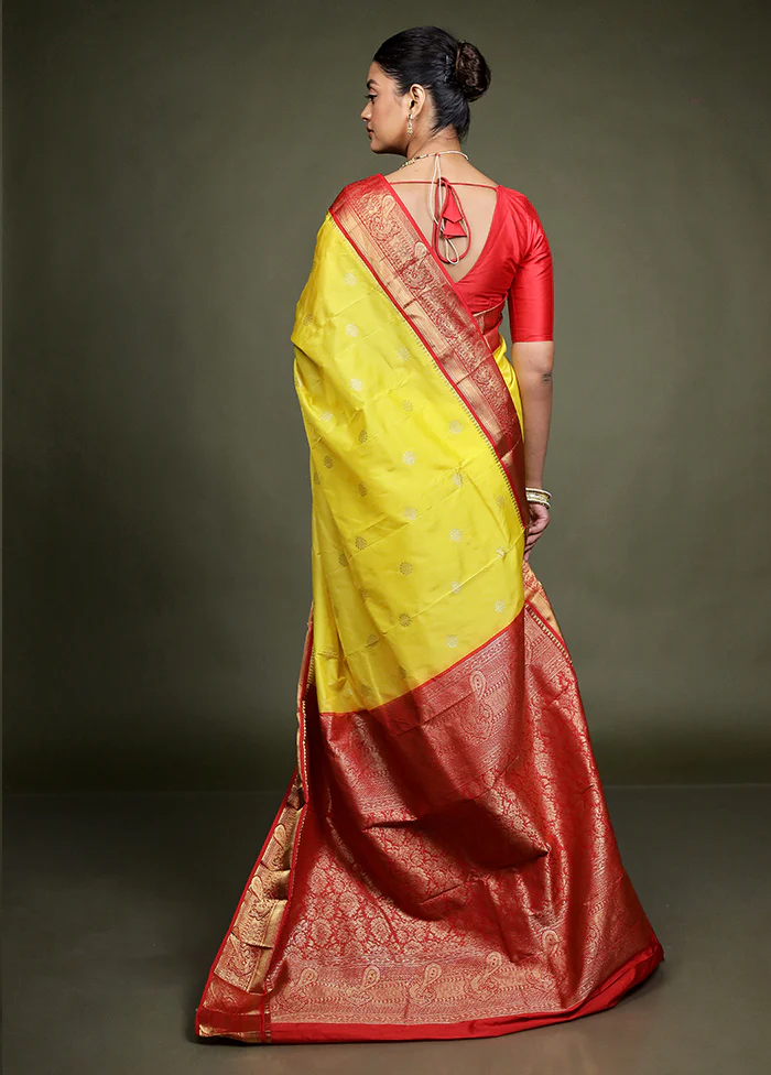 Yellow Kanjivaram Silk Saree With Blouse Piece - Image 3