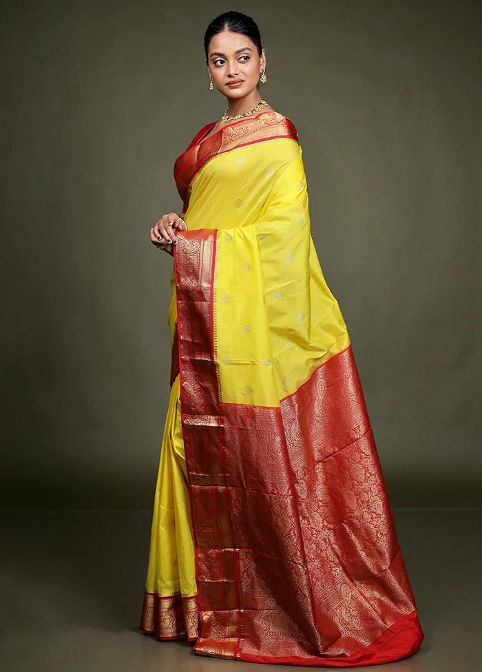 Yellow Kanjivaram Silk Saree With Blouse Piece - Image 4