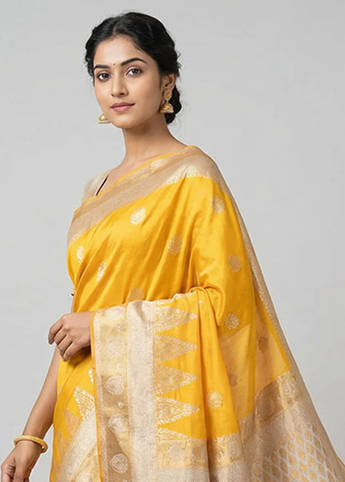 Yellow Kanjivaram Silk Saree With Blouse Piece - Image 2