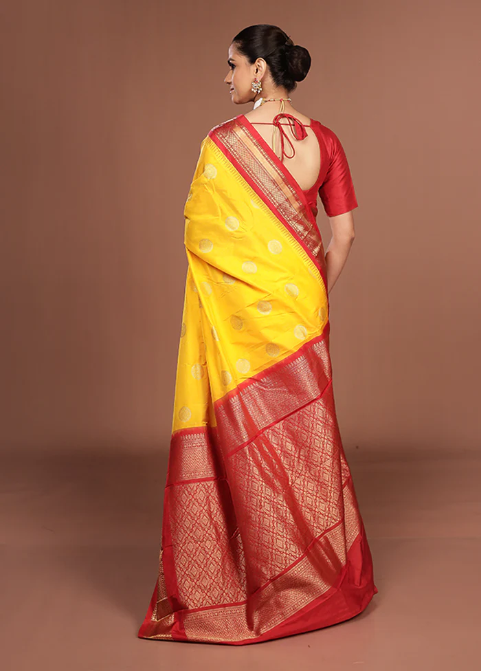 Yellow Kanjivaram Silk Saree With Blouse Piece - Image 3