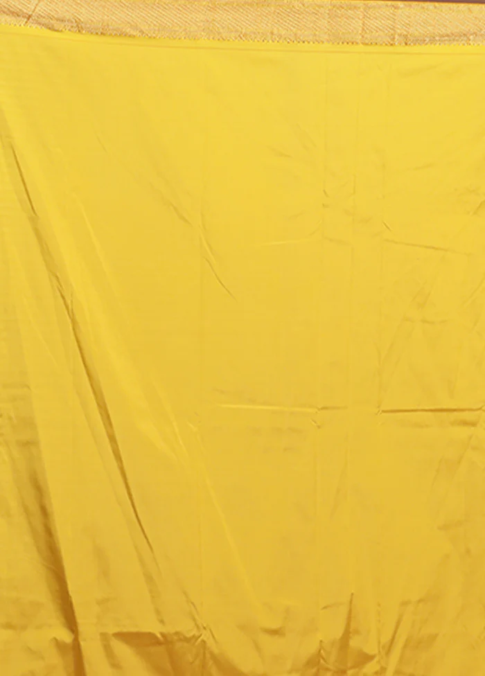 Yellow Kanjivaram Silk Saree With Blouse Piece - Image 5