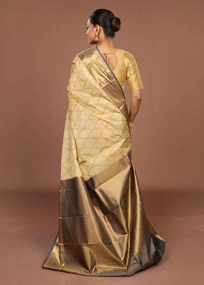 Yellow Kanjivaram Silk Saree With Blouse Piece - Image 3